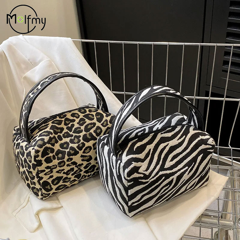 Luxury Skincare & Spa - กระเป๋าเครื่องสำอางลายเสือดาวแบบพกพาความจุขนาดใหญ่หรูหรากระเป๋าผ้าใบกันน้ำมีซิปกระเป๋าเครื่องสำอางสำหรับเดินทาง