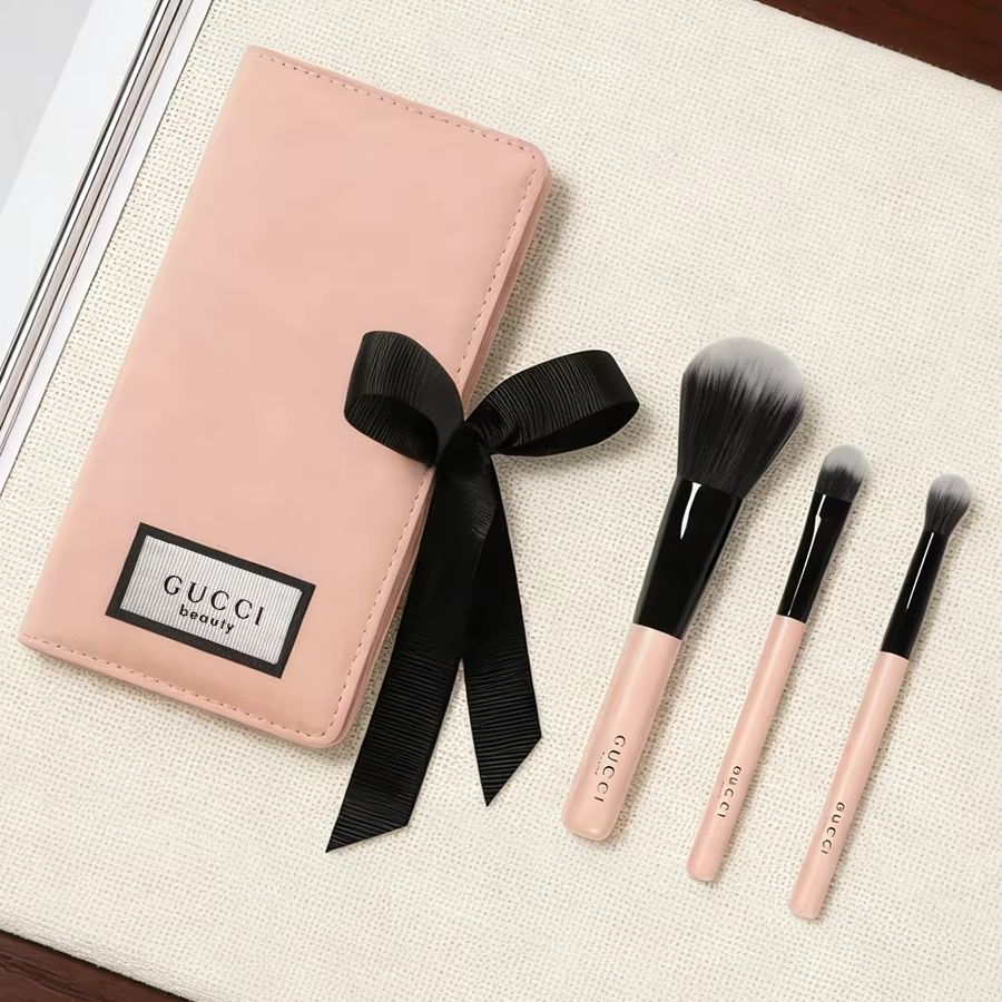 ชุดแปรงแต่งหน้า GUCCIs พร้อมกร - Luxury Skincare Set บทวิจารณ์และราคา