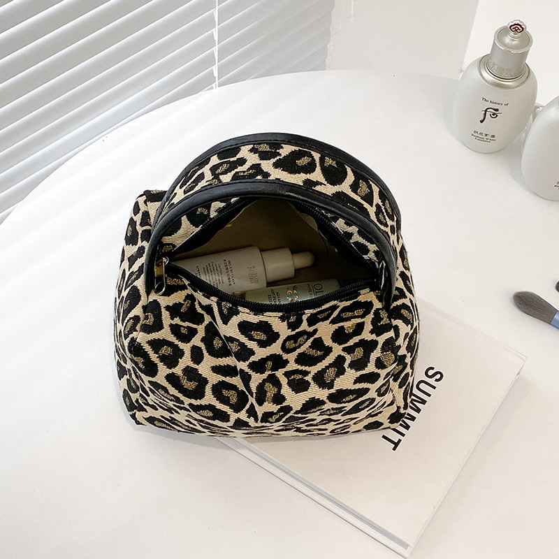 กระเป๋าเครื่องสำอางลายเสือดาวแ - Luxury Skincare & Spa บทวิจารณ์และราคา